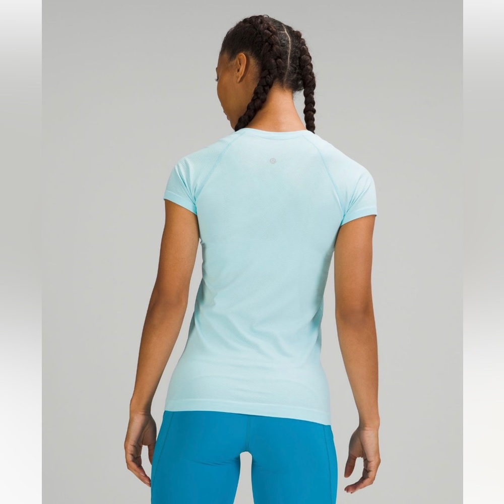 lululemon Swiftly Tech Short Sleeve Shirt 2.0 in Icing Blue Size 2 New NWT - Picture 10 of 16